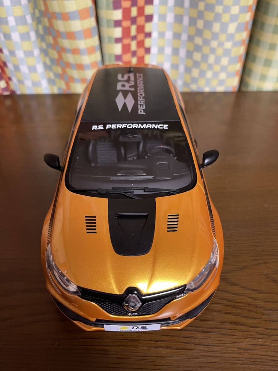 オットーモービル 1/18 ルノー メガーヌ RS パフォーマンス キット オレンジ 世界限定 3,000台 OTM899_画像3