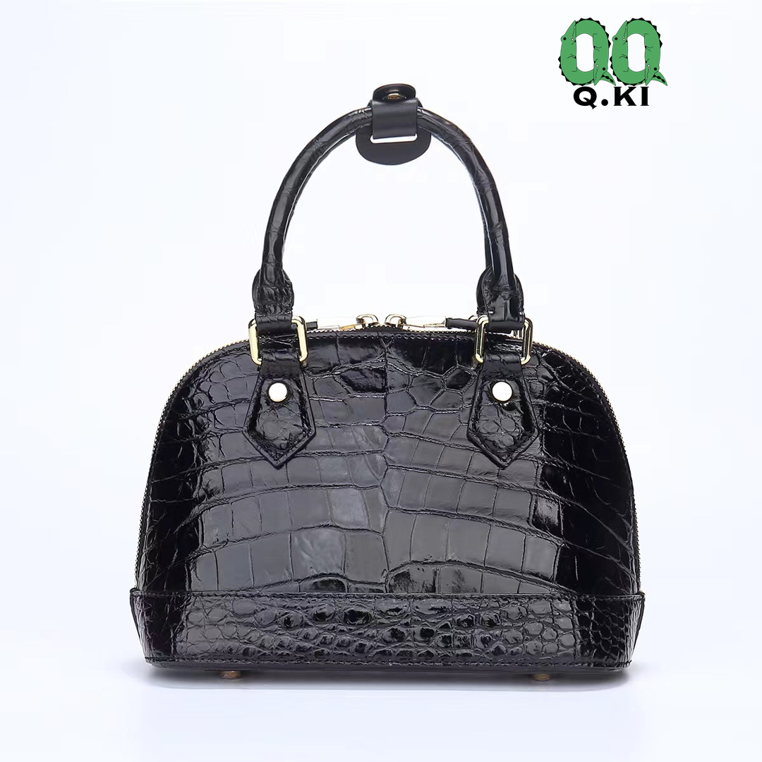  pretty crocodile * shoulder bag *wani leather genuine article center taking . original leather handbag . leather use black new arrival 