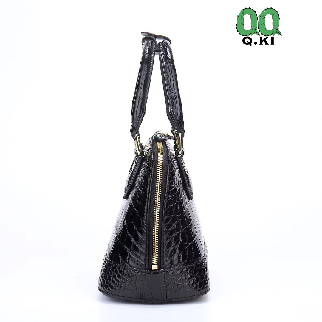  pretty crocodile * shoulder bag *wani leather genuine article center taking . original leather handbag . leather use black new arrival 