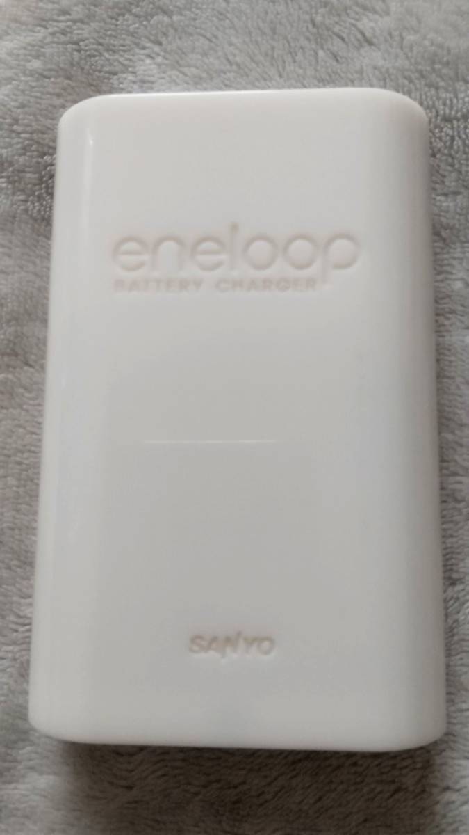 サンヨー SANYO NC-TGN01 エネループ充電器 単4 単3 eneloop 充電式ニッケル水素電池専用 三洋 スライドカバー付き_画像2