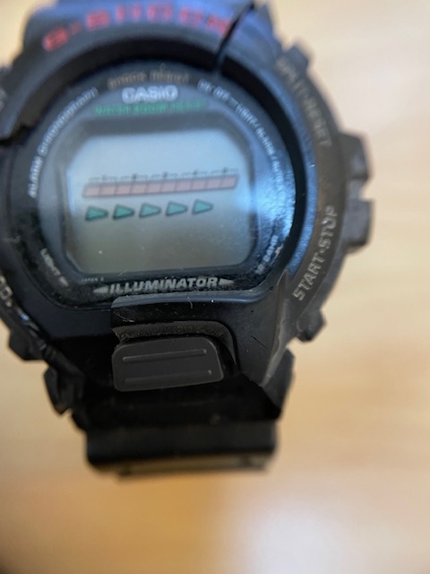 G-SHOCK DW-6600 Gショック CASIO カシオ Shock Resistant デジタル メンズ 腕時計 ジャンク ベゼル割れ 欠け_画像4