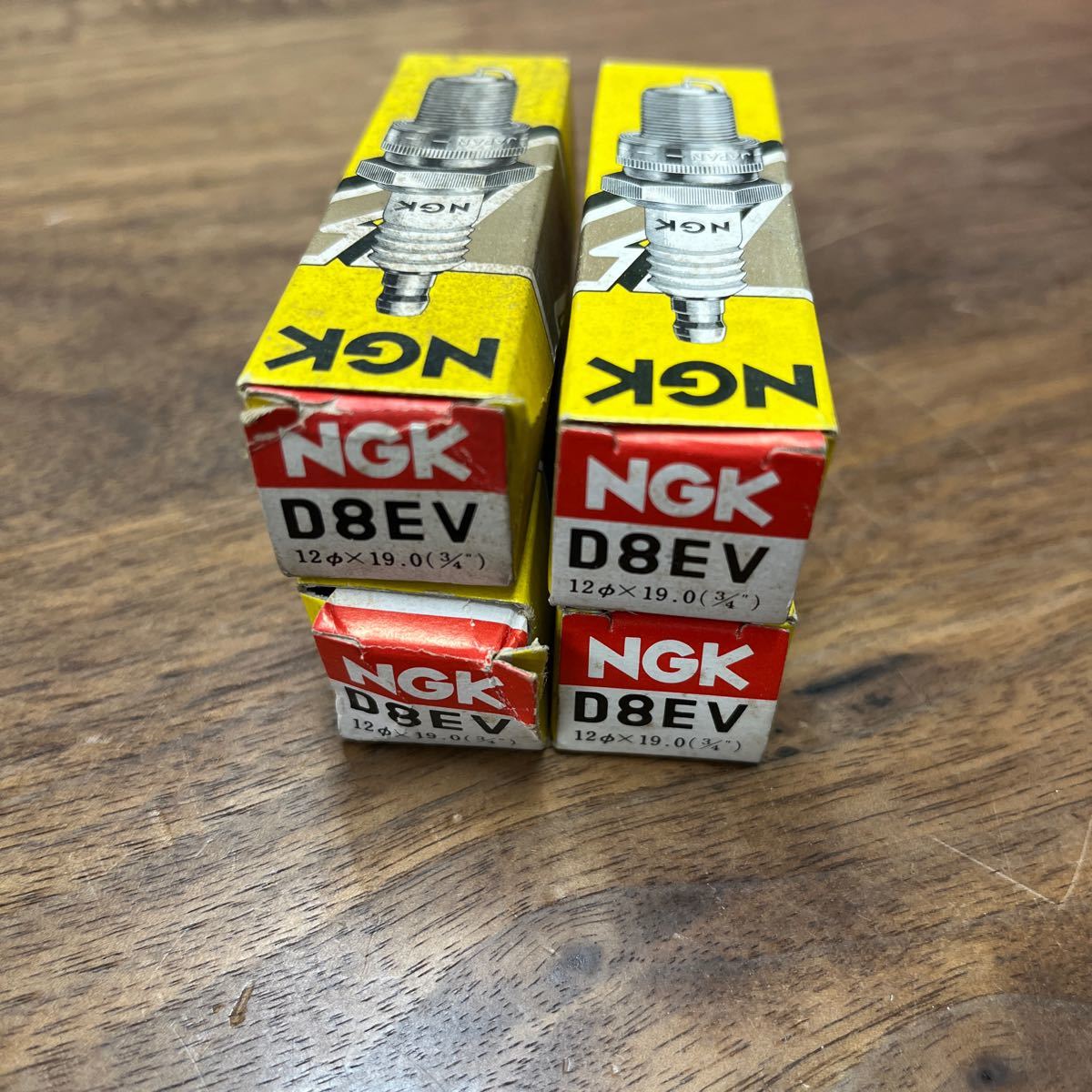 MB-1751★クリックポスト(全国一律送料185円) NGK スパークプラグ D8EV ×4本 SPARK PLUG L-4/③の画像2