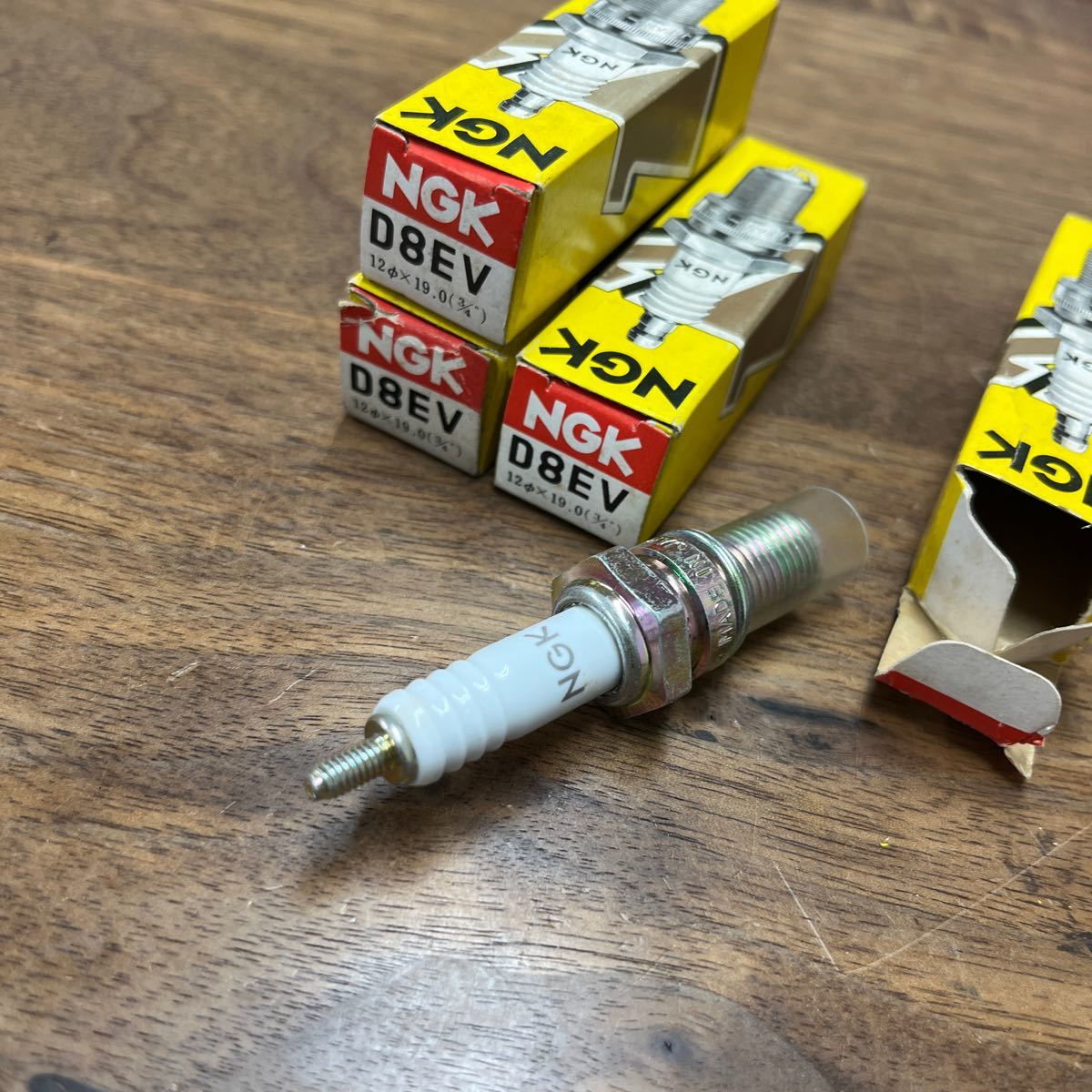 MB-1751★クリックポスト(全国一律送料185円) NGK スパークプラグ D8EV ×4本 SPARK PLUG L-4/③の画像4