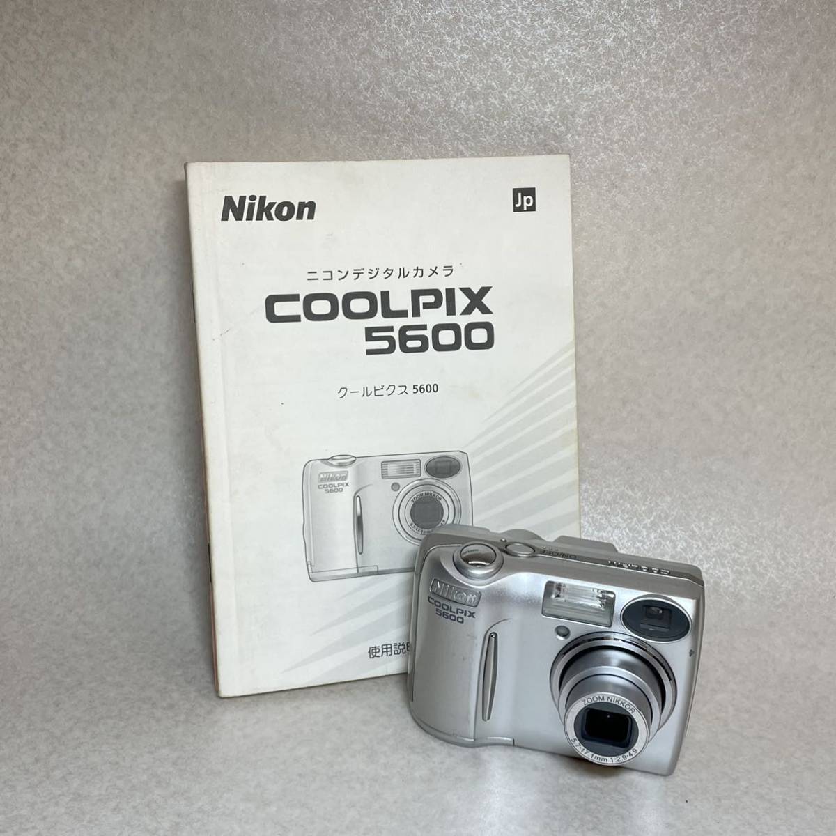 W5-2）Nikon ニコン COOLPIX 5600 コンパクトデジタルカメラ 通電確認済み（122）_画像1