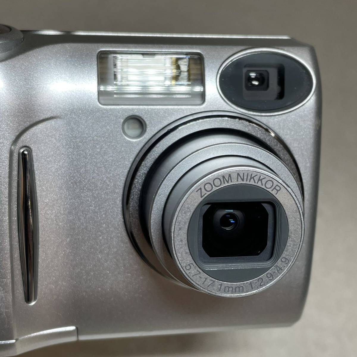 W5-2）Nikon ニコン COOLPIX 5600 コンパクトデジタルカメラ 通電確認済み（122）_画像2