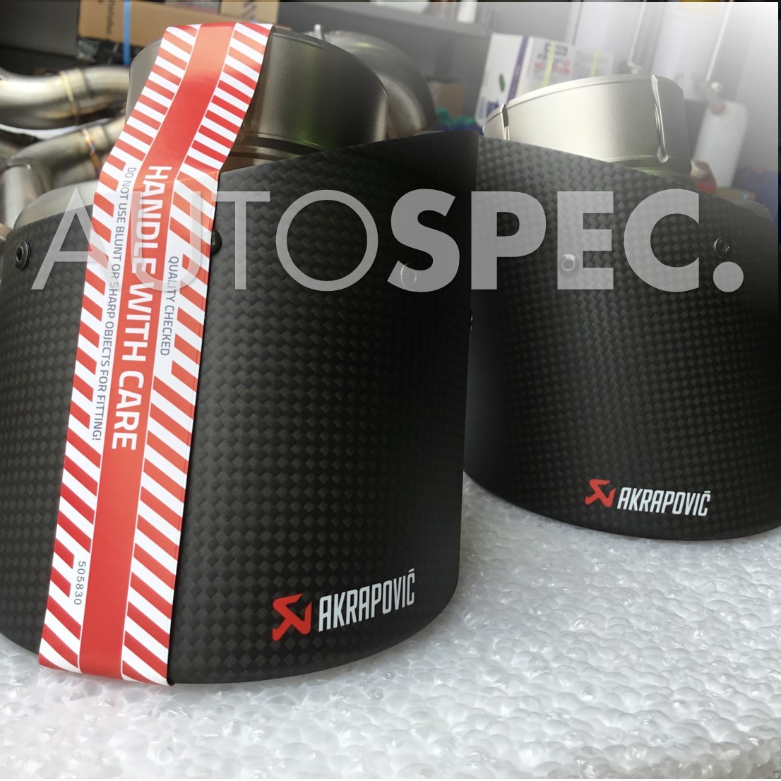 AKRAPOVIC　スポーツ マフラー　カーボン テール　ABARTH　アバルト　500 500c 595 595c　アクラボ　アクラポ　エキゾースト　カスタム_画像4