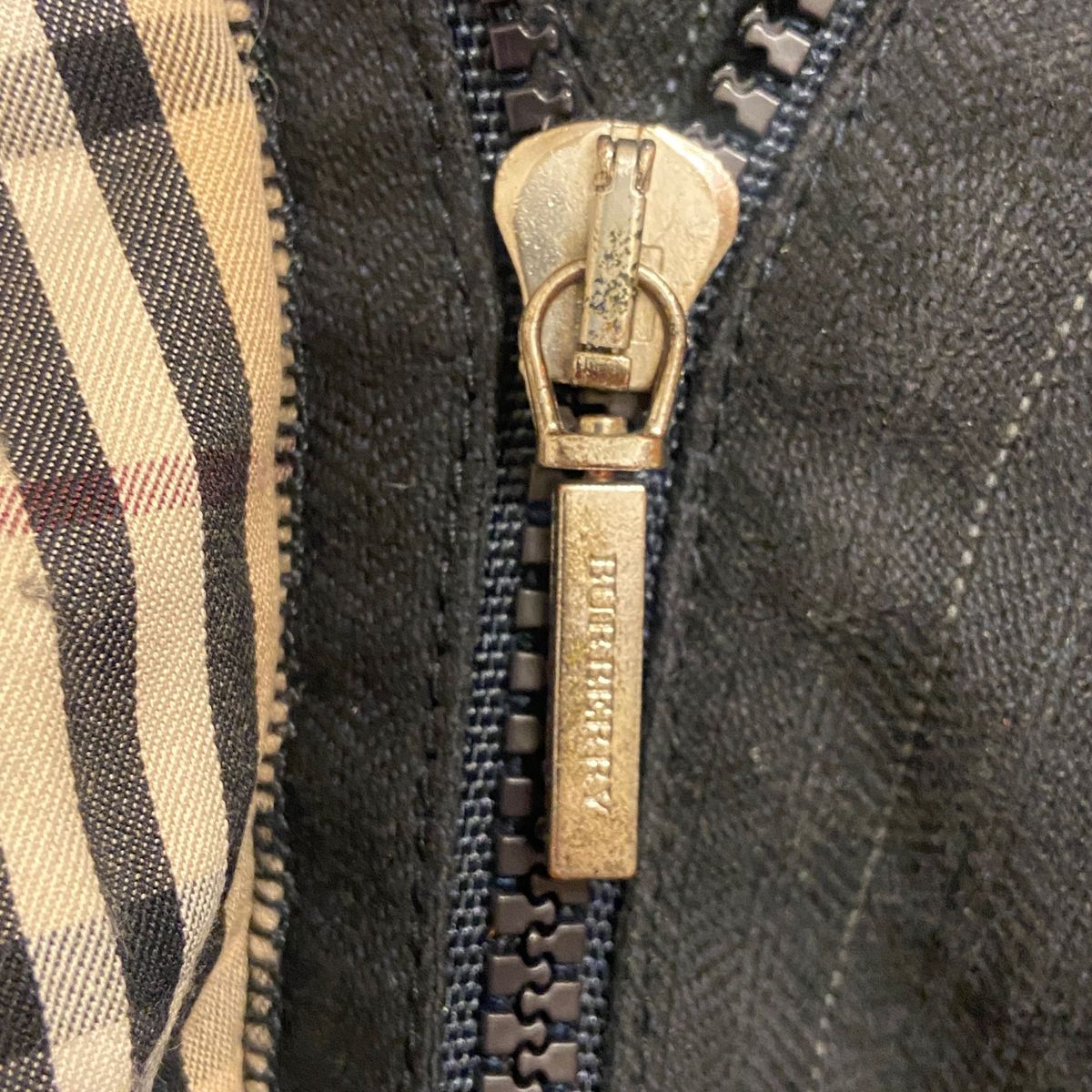 BURBERRY バーバリー フード コート C W F (フランス)社製 BURBERRY バーバリー フード コート C W F (フランス)社製