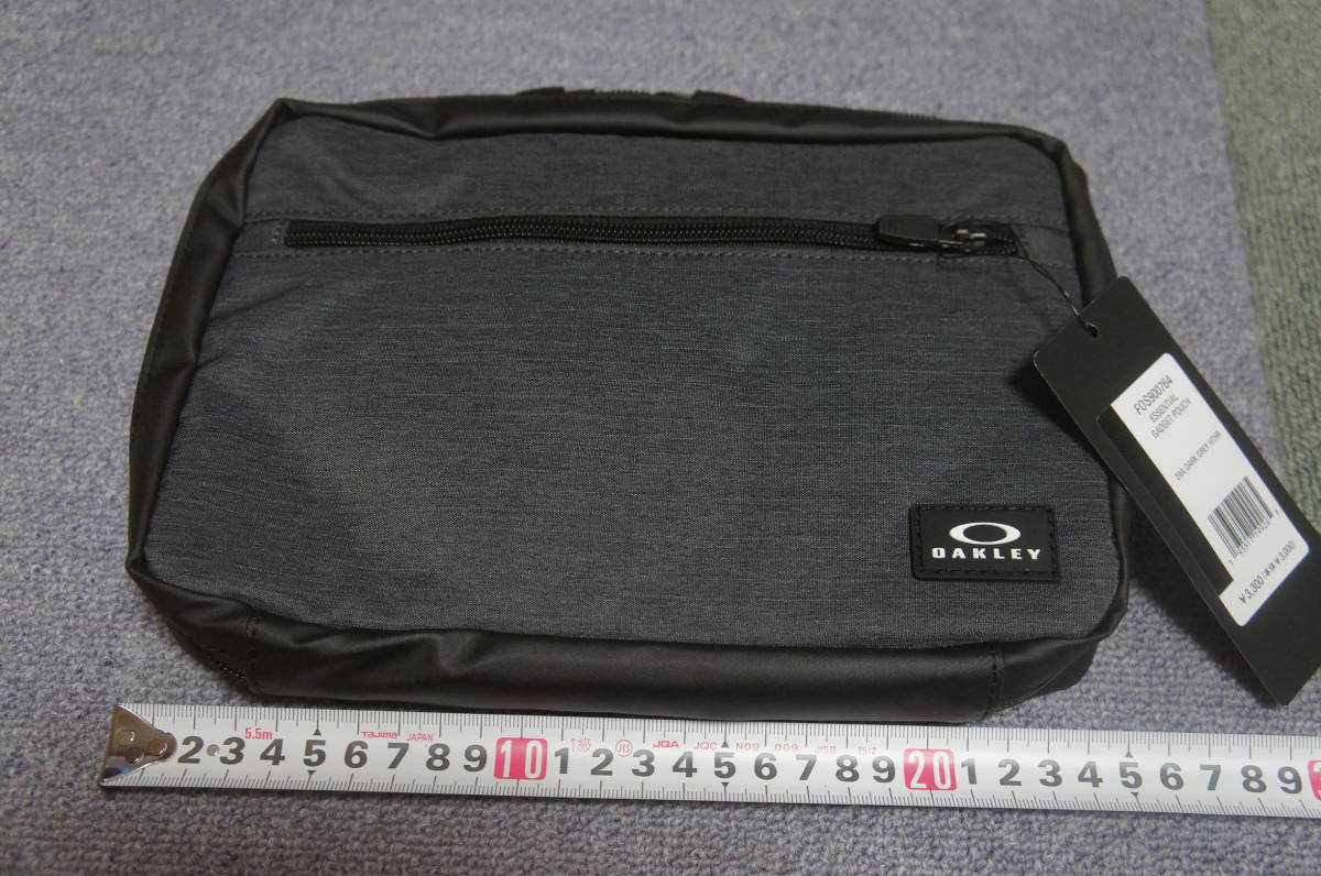 送込 新品 オークリー OAKLEY マルチバッグ ポーチ ESSENTIAL GADGET POUCH グレー_画像1