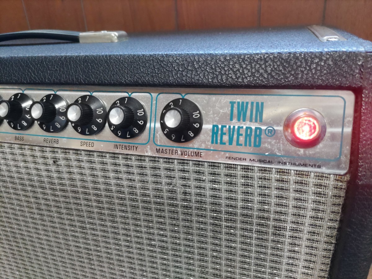 Fender　Twin Reverb　フェンダー　ツインリバーブ　マスターボリューム付　キャスター・フットスイッチ有　中古品　Silverface　銀パネ_画像8
