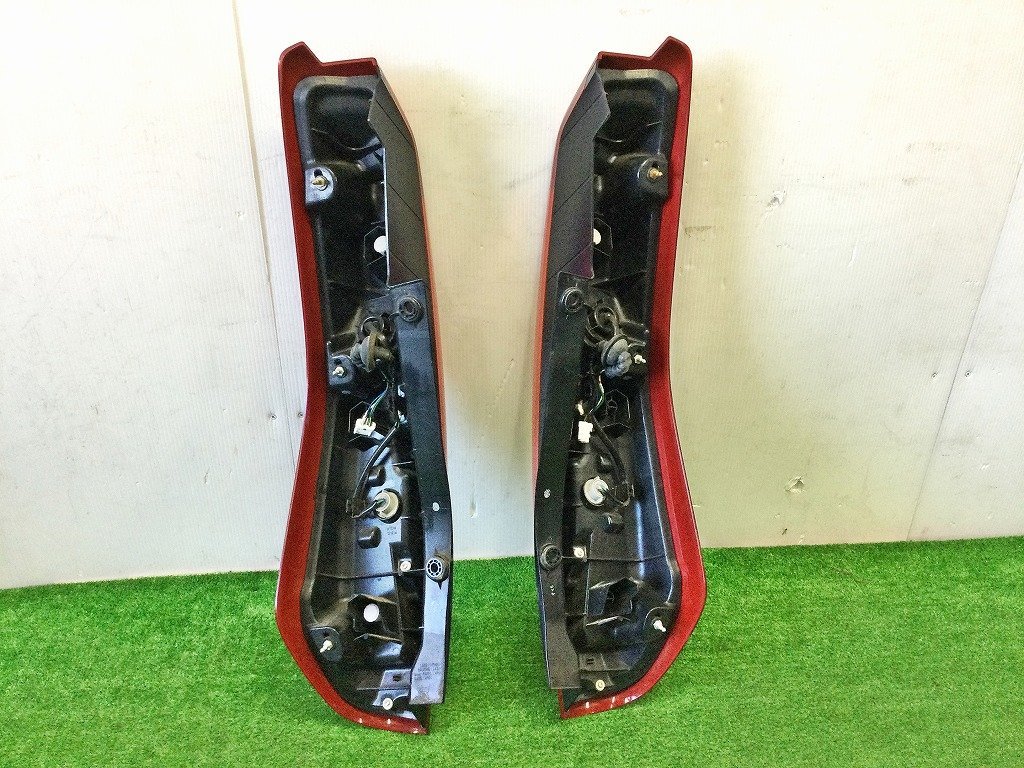 * X-trail TNT31* tail lamp left right set 26550-3UB0A *TL * free shipping * 236339