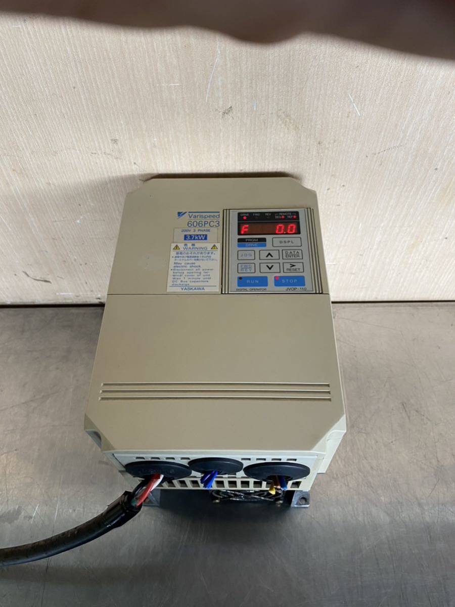 (中古品 ) YASKAWA インバータ 606PC3 CIMR-PCA23P7 (3.7kW)_画像1