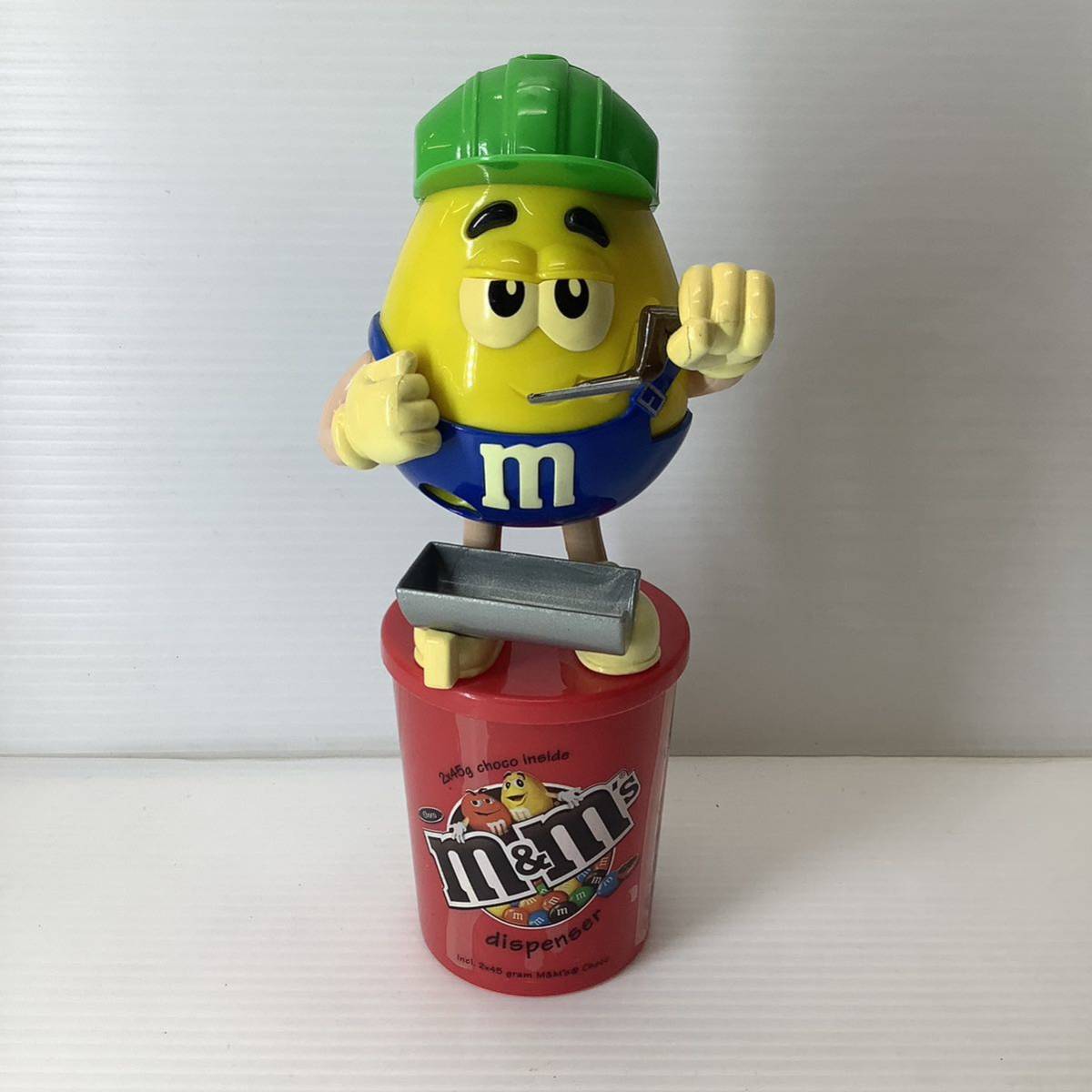 m&m's エムアンドエムズ チョコレート ディスペンサー 黄色 イエロー 工事現場 作業員 人形 フィギュア アメリカン雑貨 レトロ