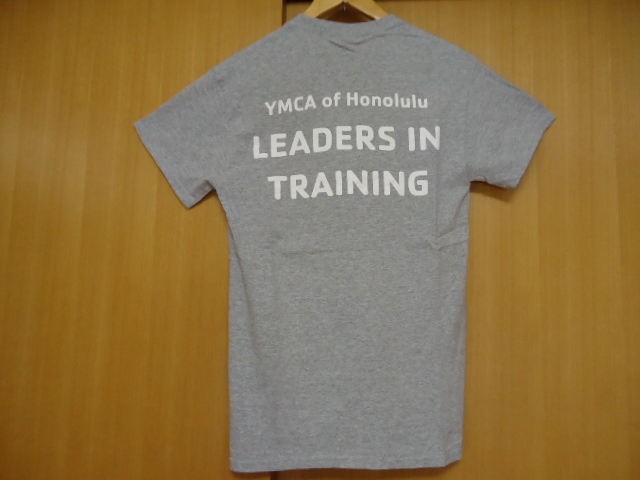 即決　ハワイ　YMCA Honolulu　Ｔシャツ　グレー色　Ｓ_画像2