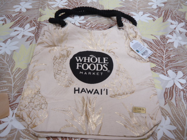 即決 ハワイ WHOLE FOODS ホールフーズ エコバック トートバック クリーム色 黒・金色ロゴ・パイナップル柄 新品 未使用品の画像3