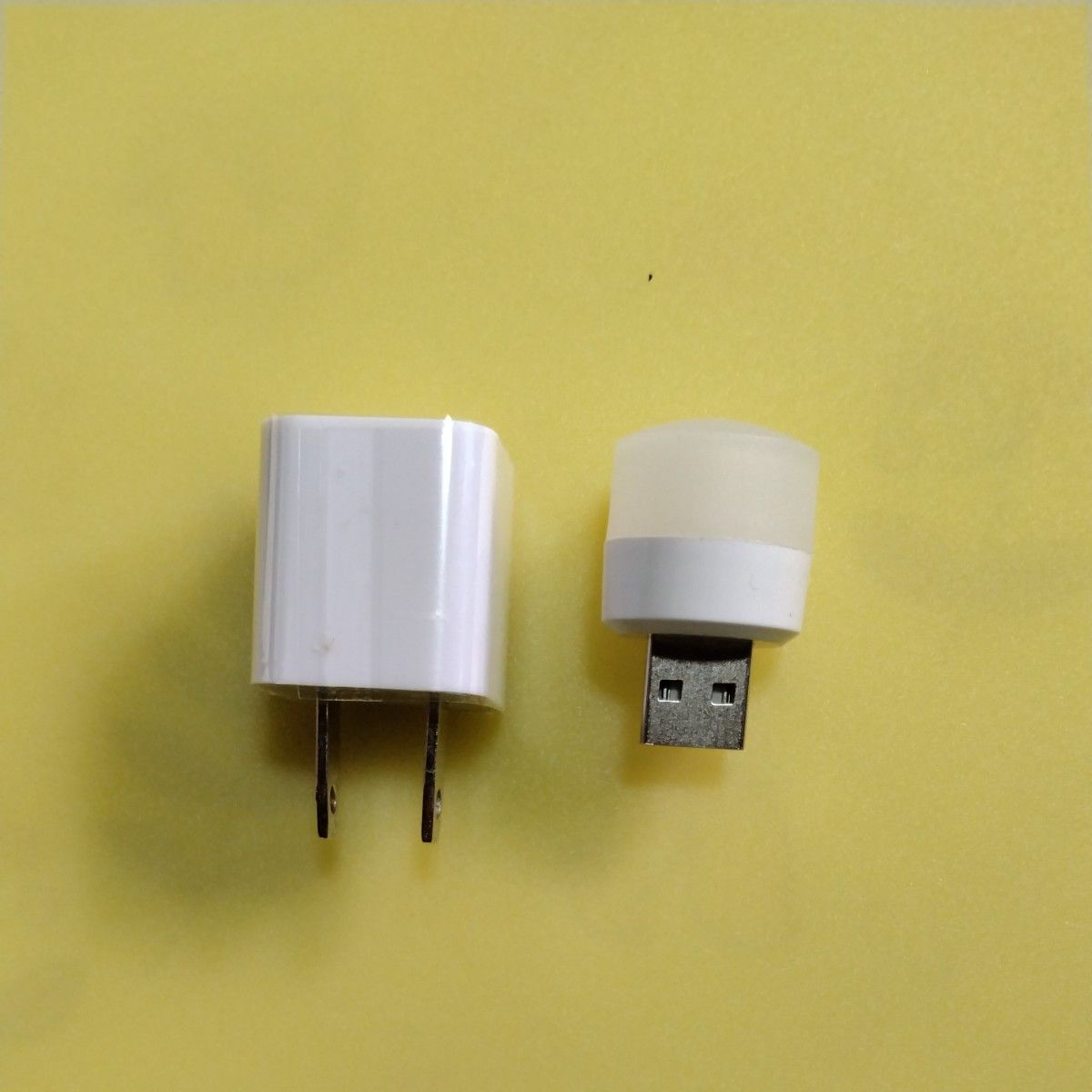 工具道具　 LEDライト暖色新品USB電源付き差し替えると充電器として使用可能