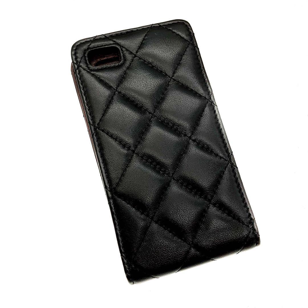 CHANEL　シャネル　マトラッセ　iPhoneケース　ブラック　シルバー金具　ラムスキン　ココマーク_画像2