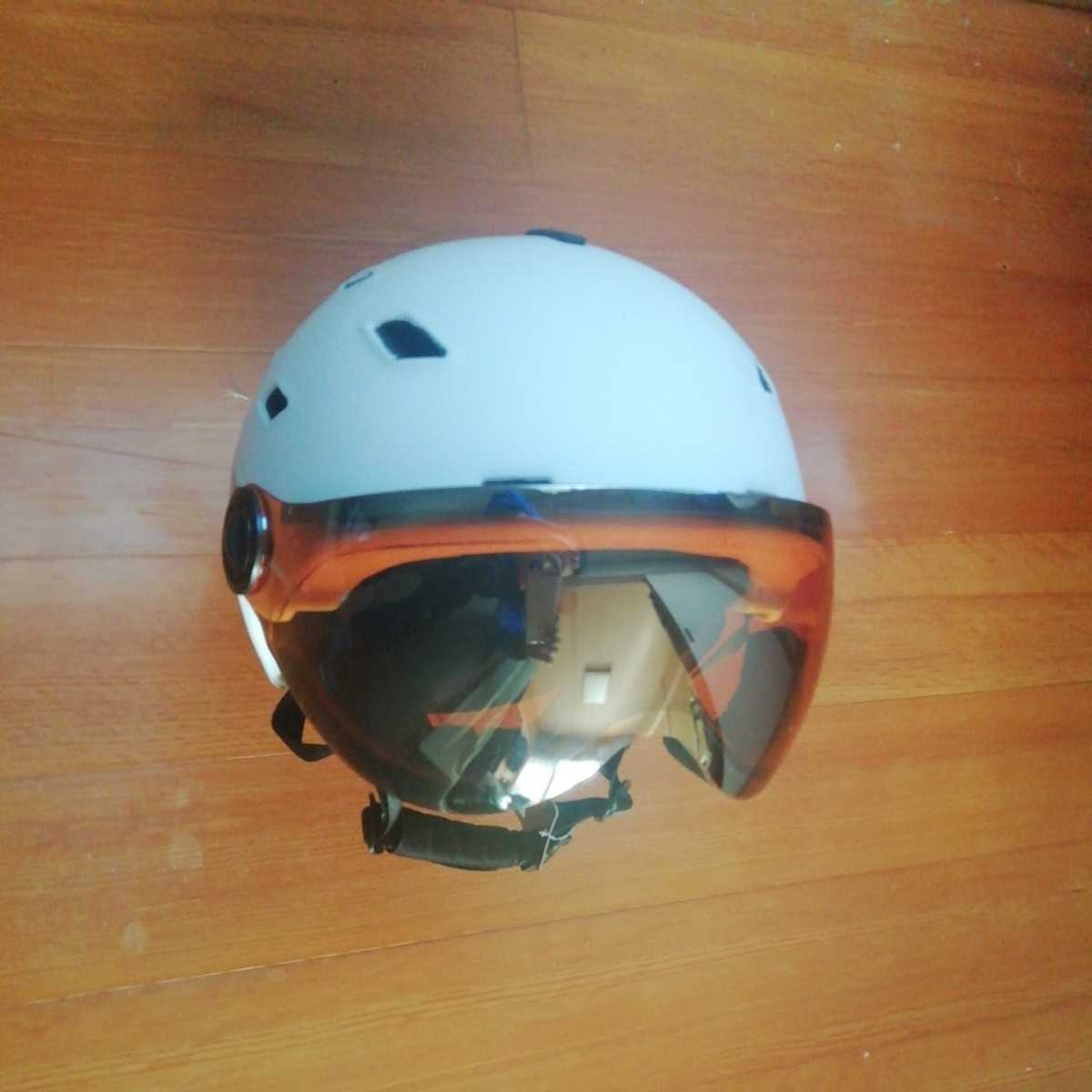 新品未使用 バイザー ヘルメット サイズ L（58cm～61cm）カラー マットホワイト スノーボードヘルメット スキーヘルメット ゴーグル _画像3