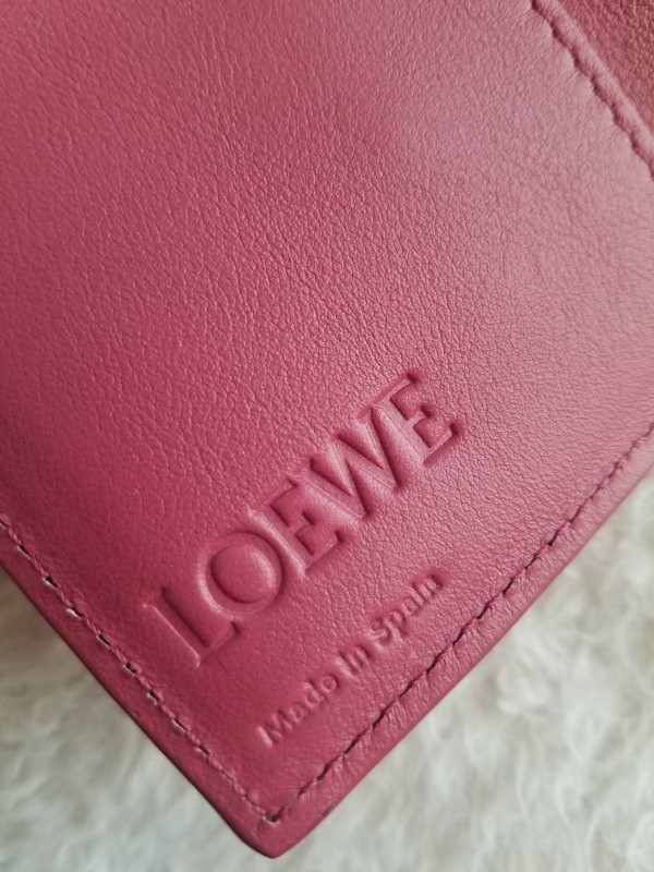  новый товар LOEWE Loewe дыра грамм Try складной бумажник 3. складывать кошелек слива rose C821TR2X02 0010772655 внутренний полная распродажа трудно найти 