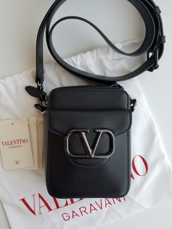 新品 VALENTINO GARAVANI ヴァレンティノ ガラヴァーニ Vロゴ 新品 VALENTINO GARAVANI ヴァレンティノ ガラヴァーニ Vロゴ