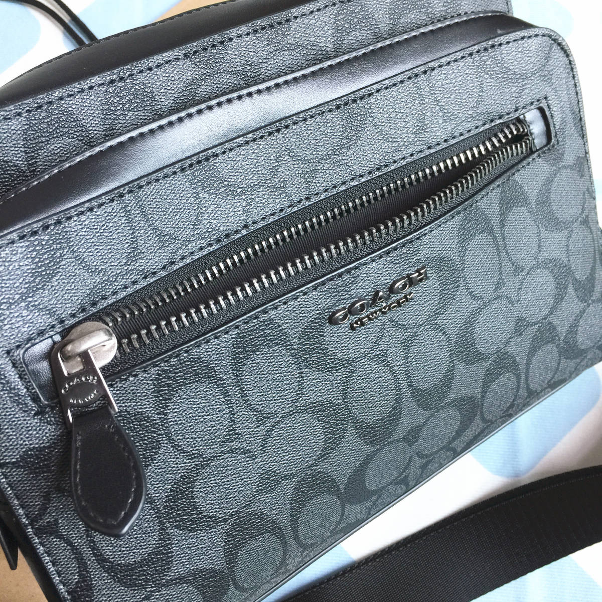 ☆新品☆コーチ/COACH バッグ F91485 チャコール×ブラック ショルダーバッグ ボディーバッグ クロスボディー 斜めがけ アウトレット品_画像6