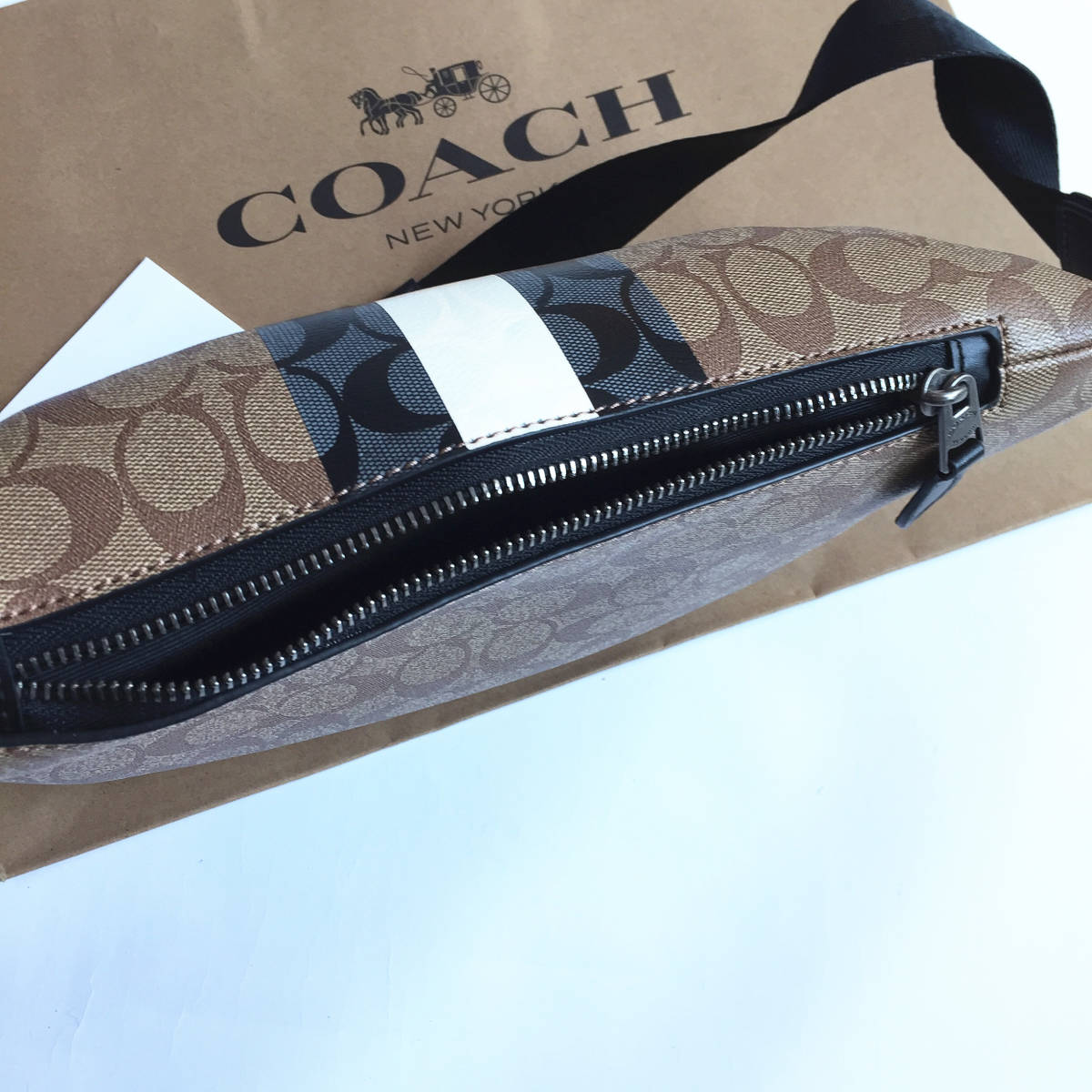 ☆新品☆コーチ/COACH バッグ C3228 カーキ ボディーバッグ ベルトバッグ ウエストバッグ ショルダーバッグ アウトレット品_画像4