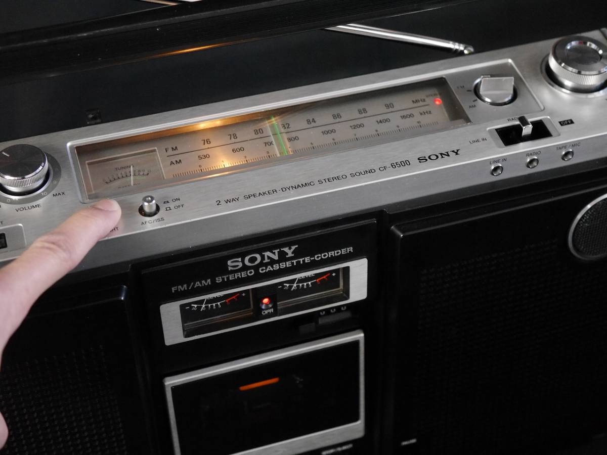 SONY CF-6500 STEREO ZILBA'P ジルバップ 高音質ステレオサウンド AM/FM 2バンド ソニー 昭和レトロ ラジカセ 元箱あり 【動作品】_画像2