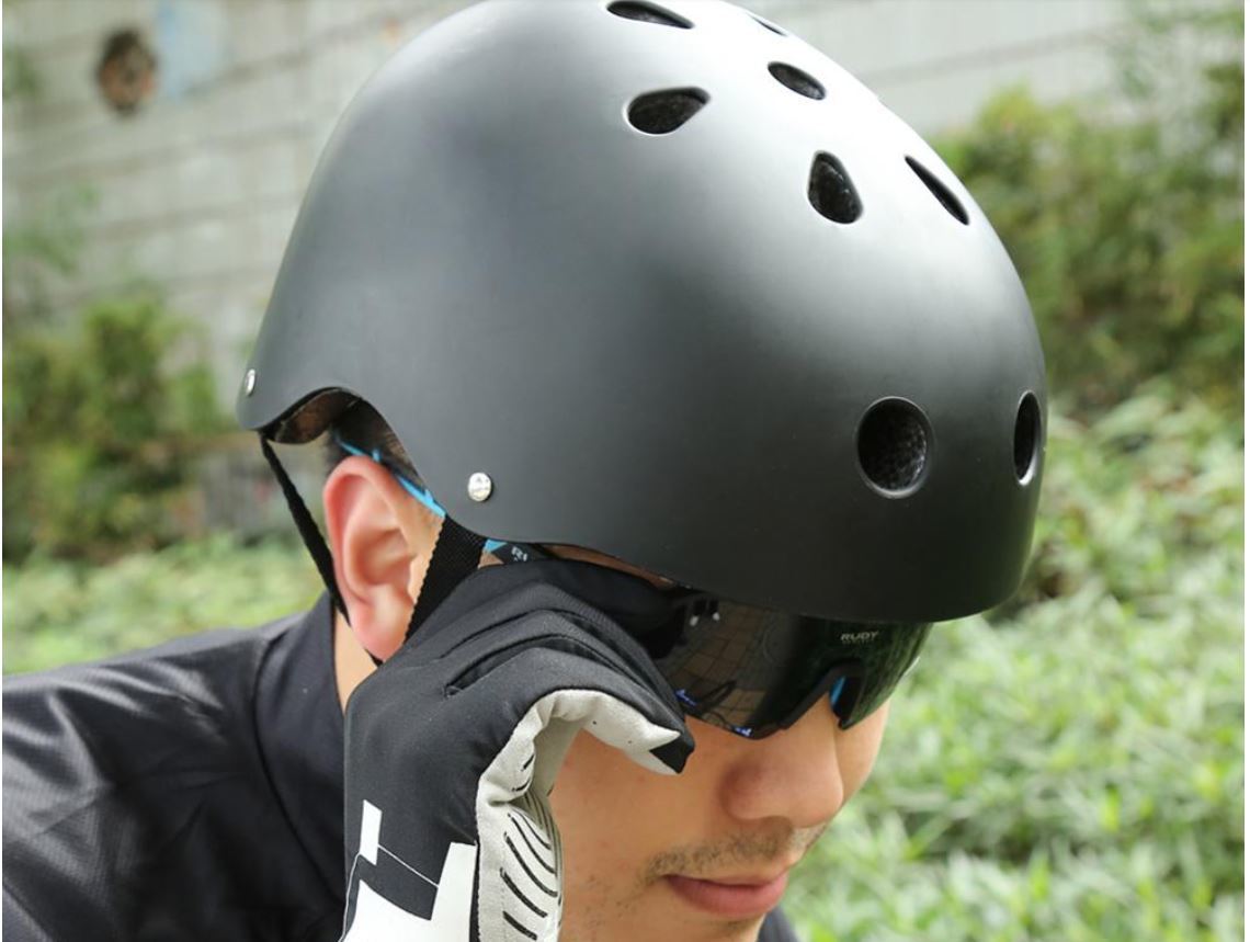  free shipping unused black adult L size bicycle helmet roller skate skateboard Kics ke-ta- cross bike black 