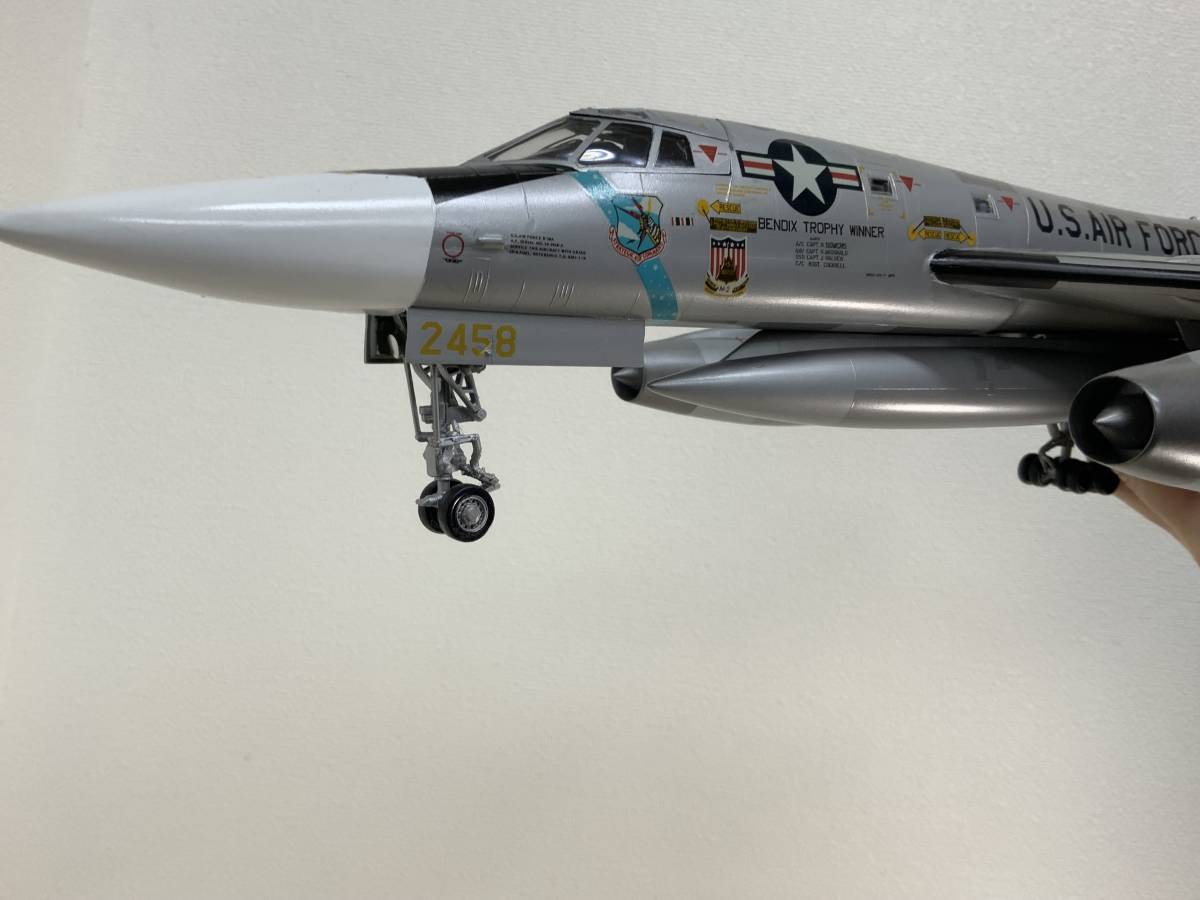 ★ 完成品 ★ REVELL レベル 1/48 B-58 HUSTLER ハスラー 超音速 爆撃機 US Air Force USAF プラモデル 完成品 _画像8