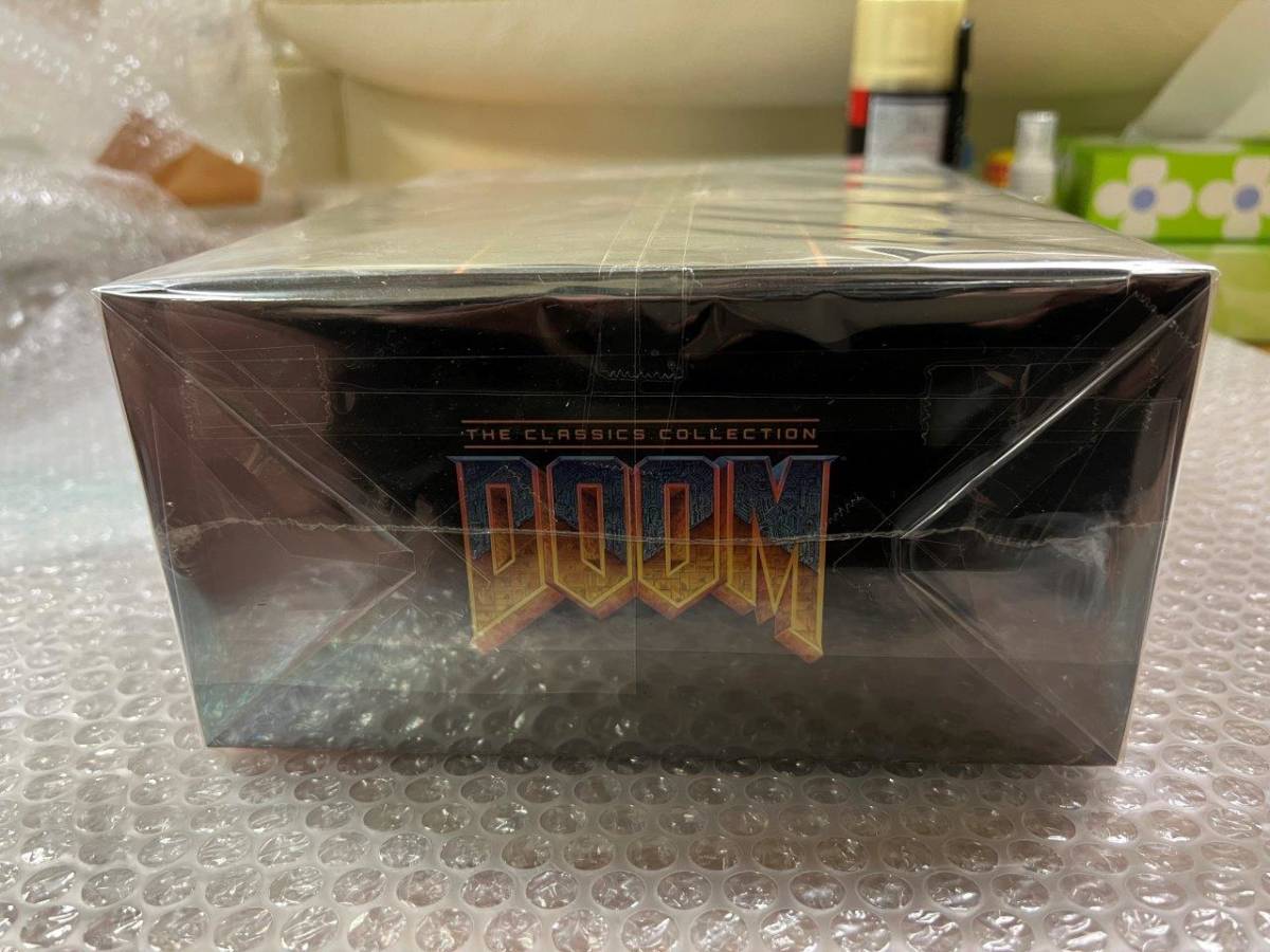 SW Doom The Classic's Collection / ドゥーム 北米コレクターズ版 新品未開封 美品 海外 輸入 送料無料 同梱可_画像4