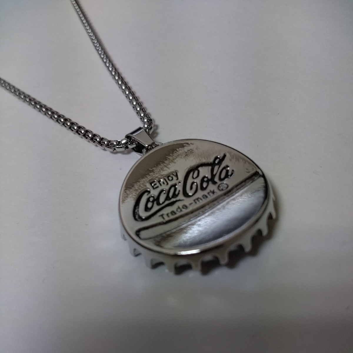 未使用品 Coca-Cola Trademark Bottle Cap Necklace コカ・コーラ ロゴ ボトルキャップ 王冠デザイン S925刻印 ペンダントトップネックレス