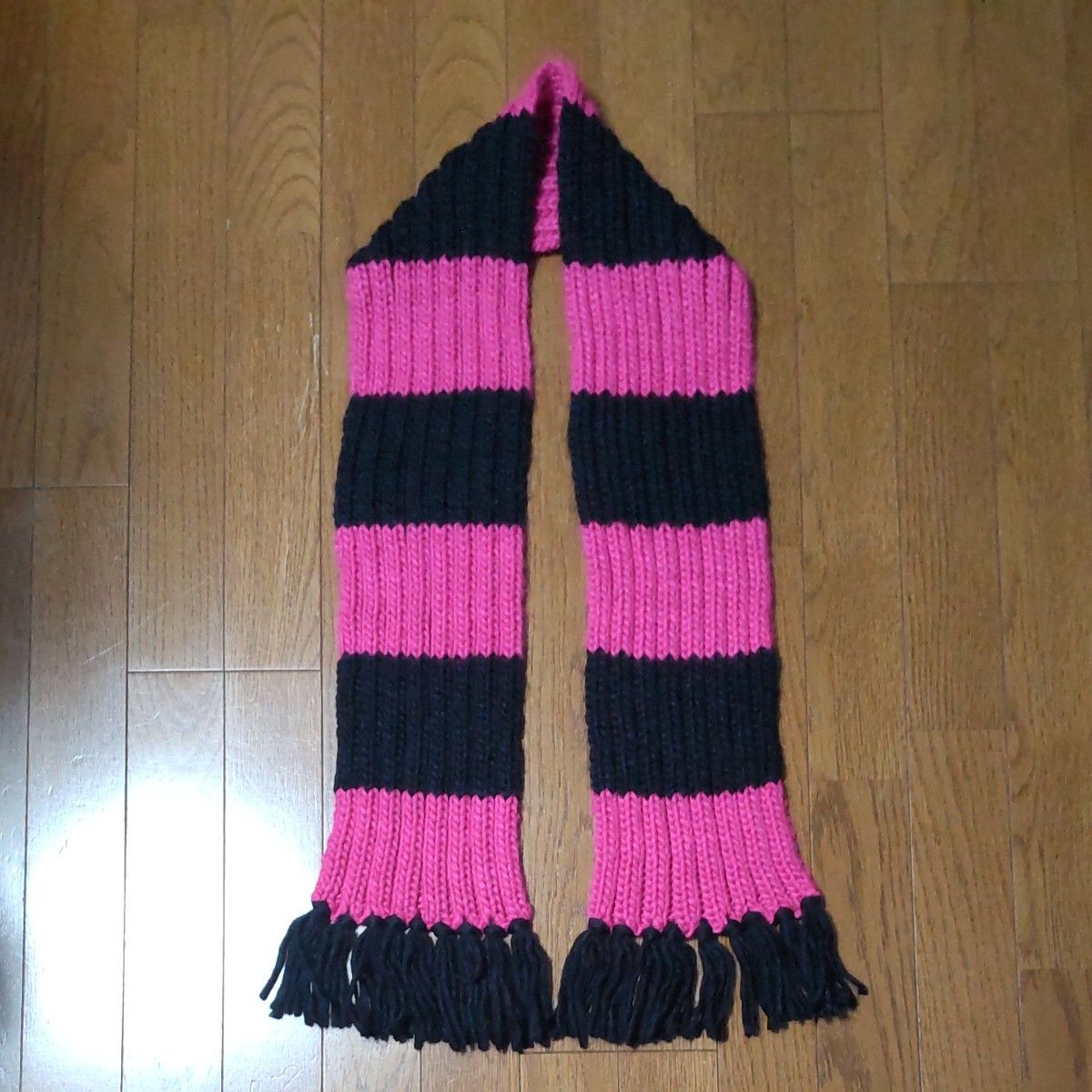 手編みマフラー　ピンク&黒