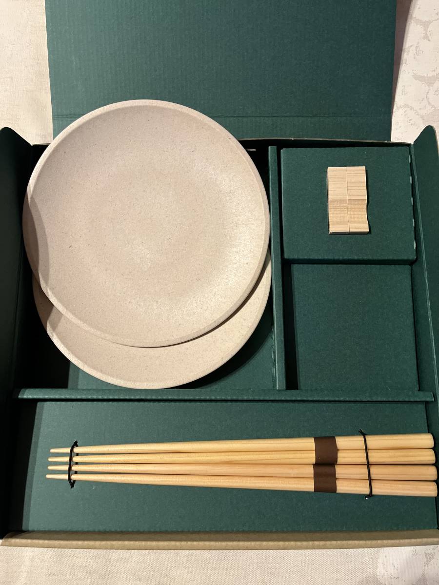 木製食器セット　木粉の皿、ヒノキの箸、ヒノキの箸置き　各2点　フロンティアジャパン_画像1