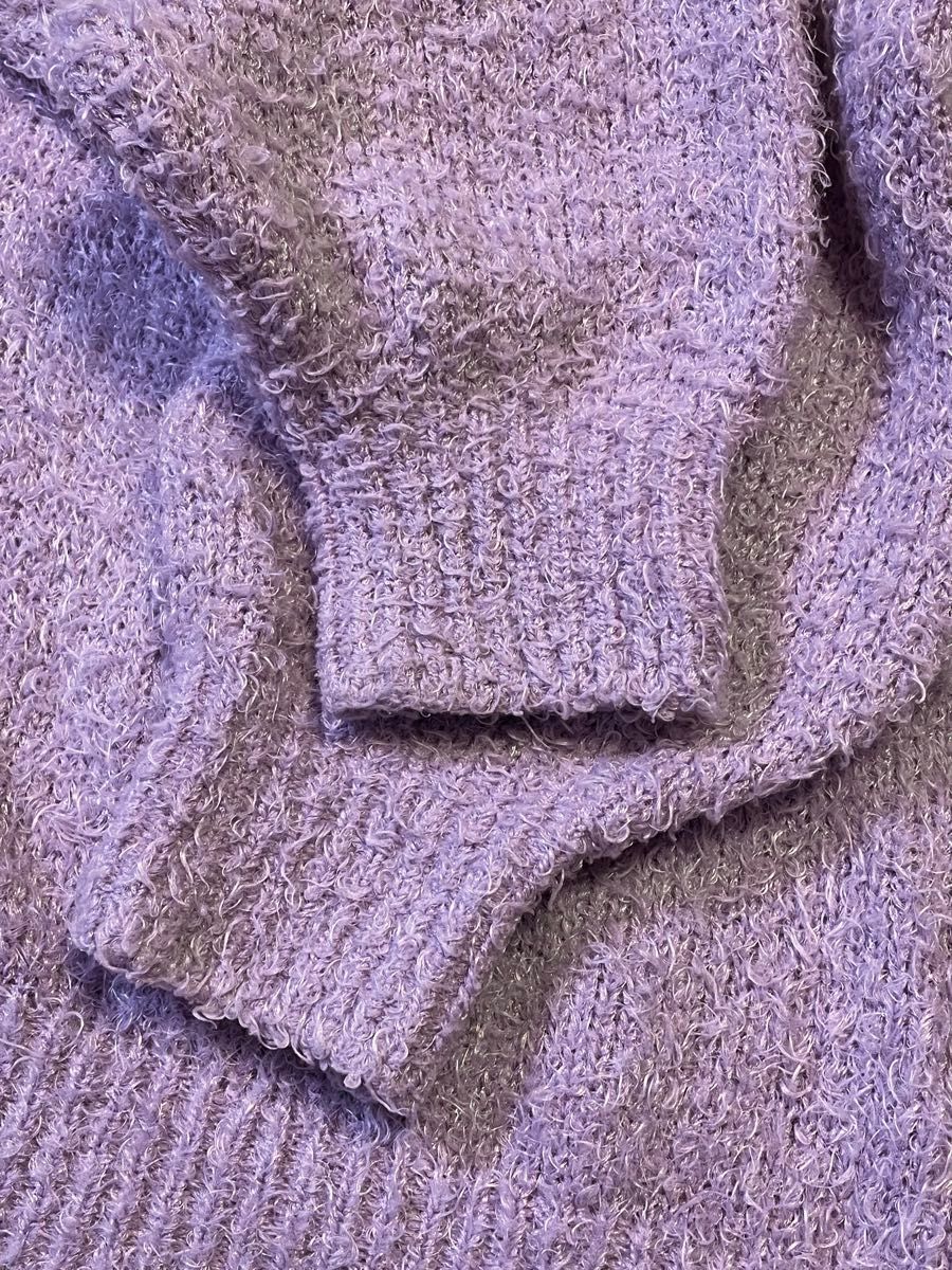 GU  ニット　セーター　トップス　藤色　Sサイズ　光沢シャギー風　フェザーヤーンニット　ボリューム袖　ぽわん袖