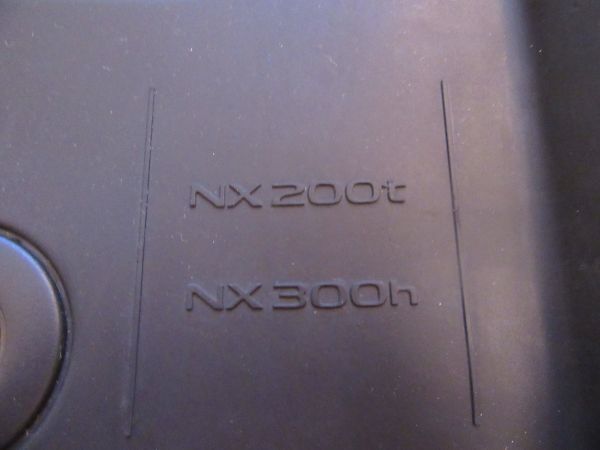 レクサス△ＮＸ（型式AGZ１０/AYZ10）スノー・レジャー用前席左右ゴム製純正品フロアマット（２００t/３００h）美品_２００t/３００h