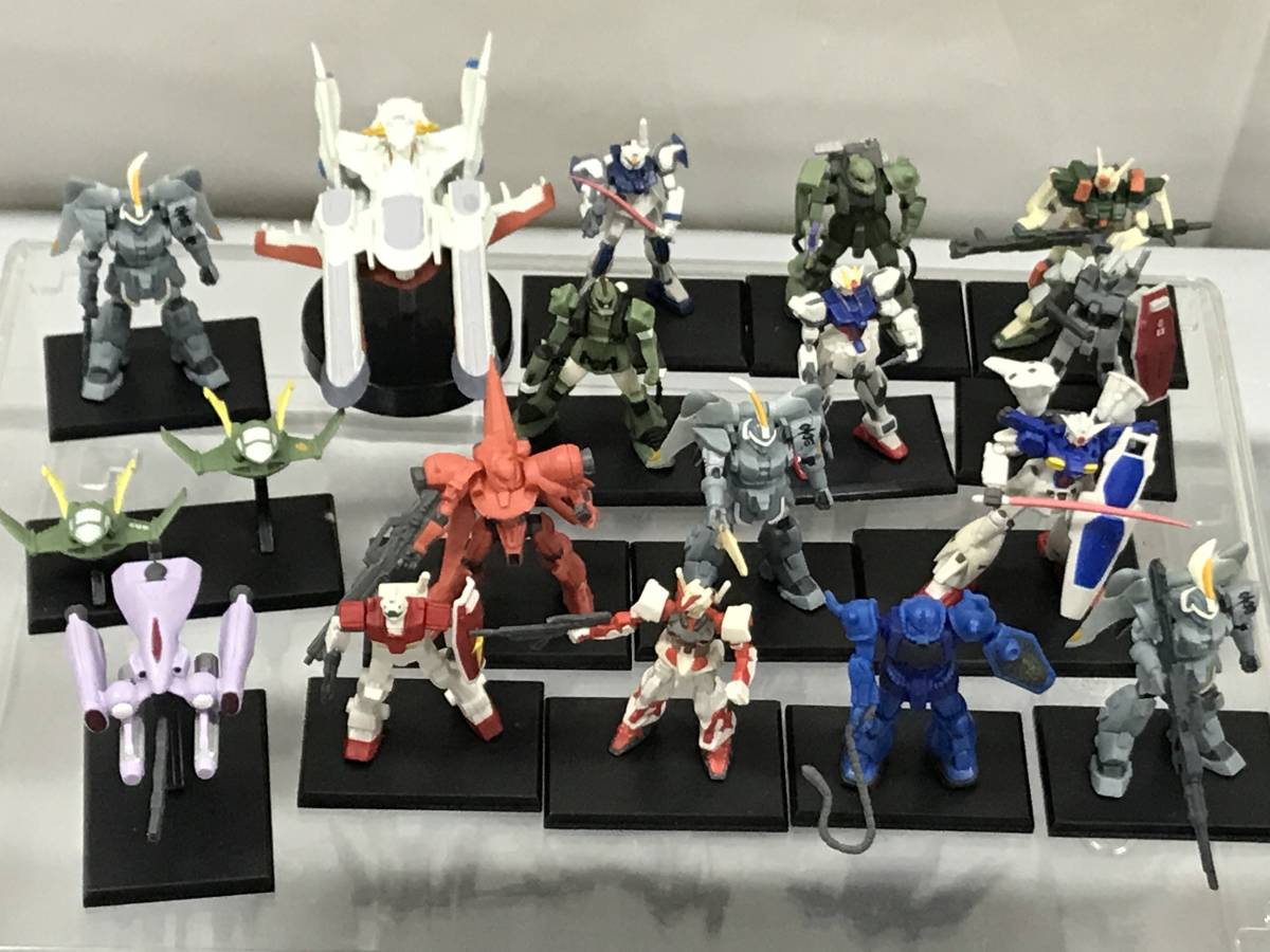 コレクター放出品 機動戦士ガンダム ルパン三世 ミニフィギュア クリアケース 大量おまとめ63点 アニメ ホビー トイ 趣味 コレクター _画像2