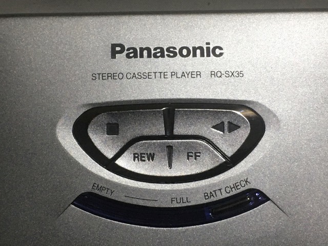 ■□ Panasonic パナソニック RQ-SX35-S カセットプレーヤー シルバー 電源入ります ジャンク品 箱付 付属品多数 □■ 発送 本州850円_画像3
