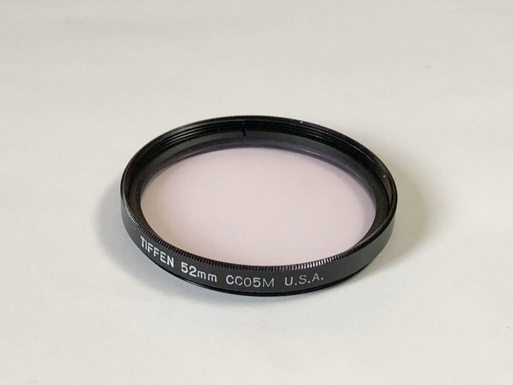 ティッフェン TIFFEN 52mm CC05M フィルター。色は、マゼンタになります