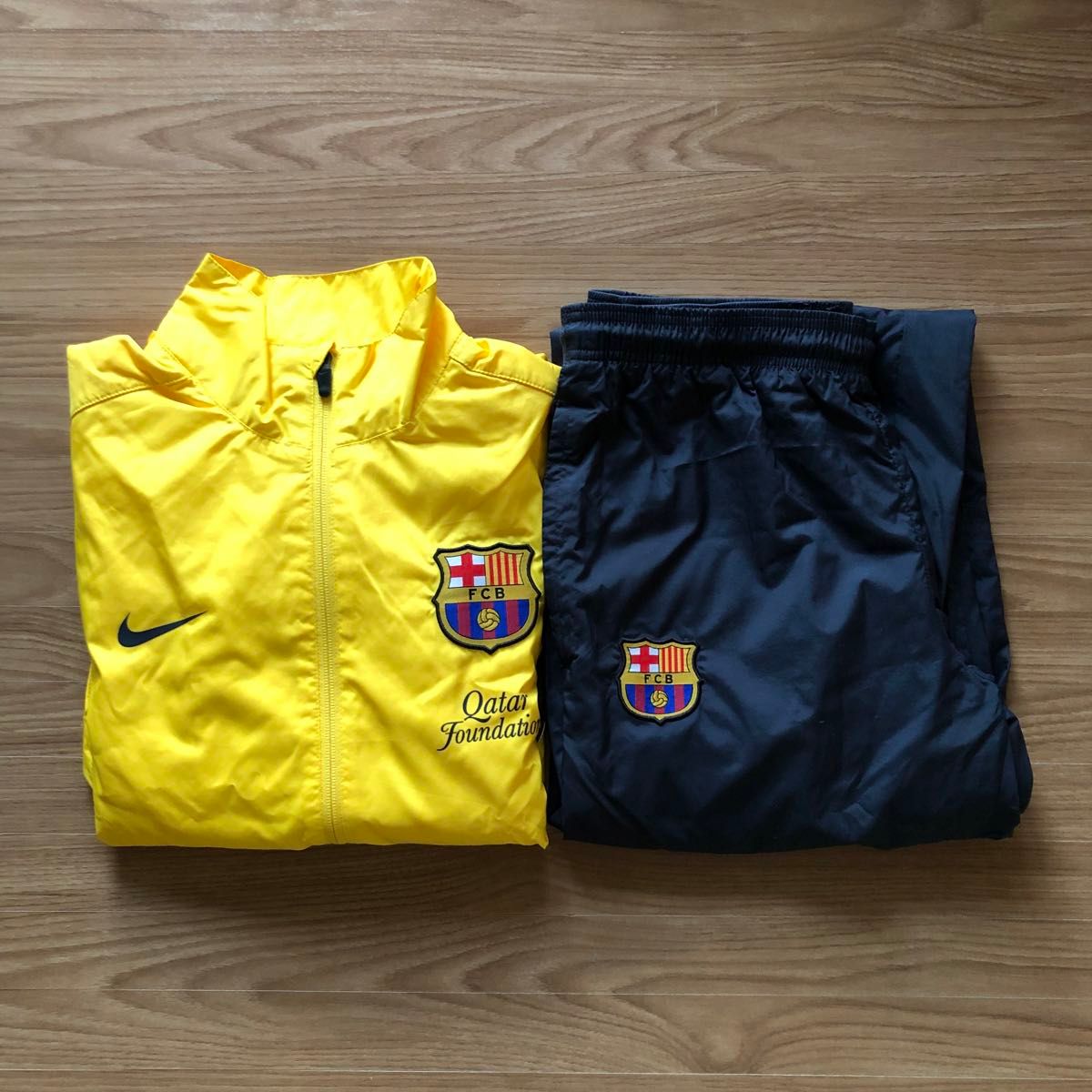 激レア美品NIKE FCバルセロナ11/12 トラックスーツ 上下セット 激レア美品NIKE FCバルセロナ11/12 トラックスーツ 上下セット