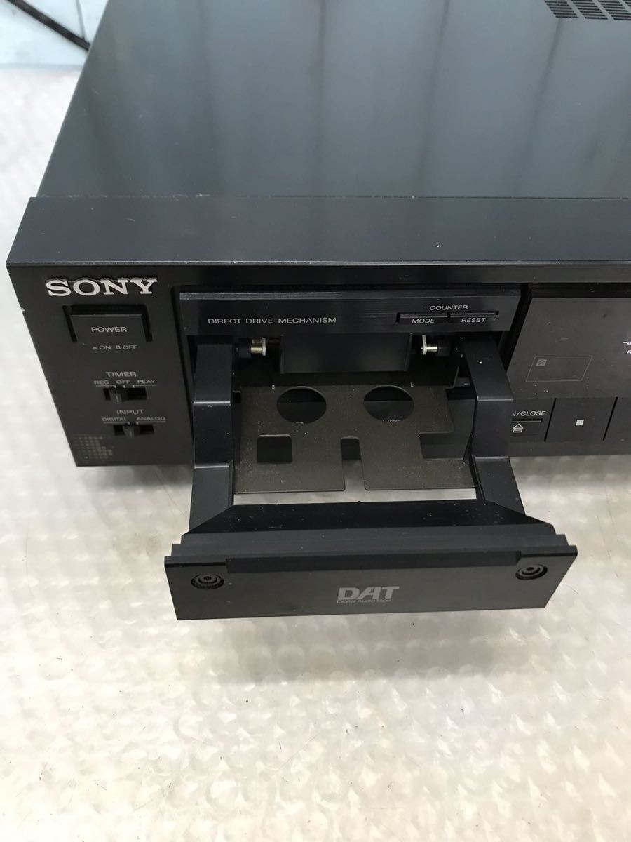 SONY DTC-300ES DATデッキ 本体のみ　通電のみ確認（140s）_画像2