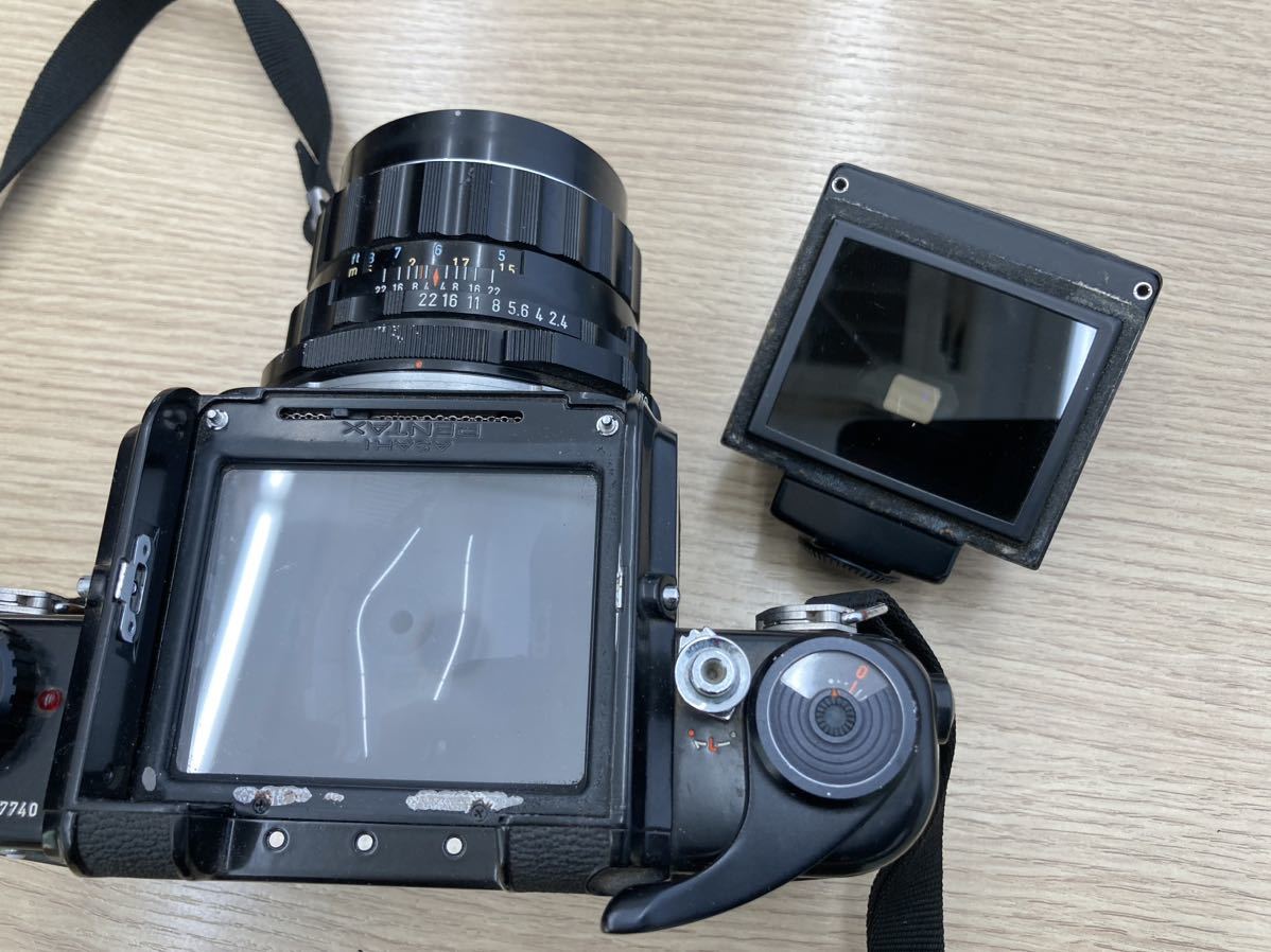 ASAHIペンタックス　6×7 中判一眼レフカメラ　初期型　レンズ　TAKUMAR 1:2.4/105 ケース　ストロボ　付属品付き　_画像5