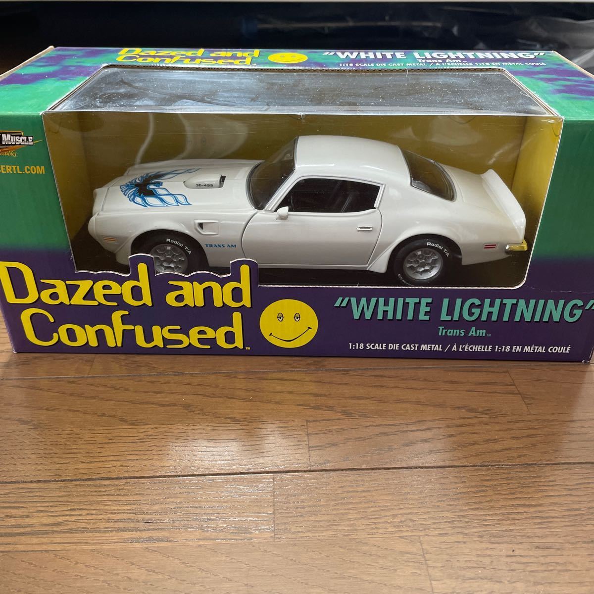 《箱付き》【1/18スケール】White Lightning Trans Am American Muscle ミニカー 模型 コレクション放出 メタルダイキャスト Pontiac_画像1