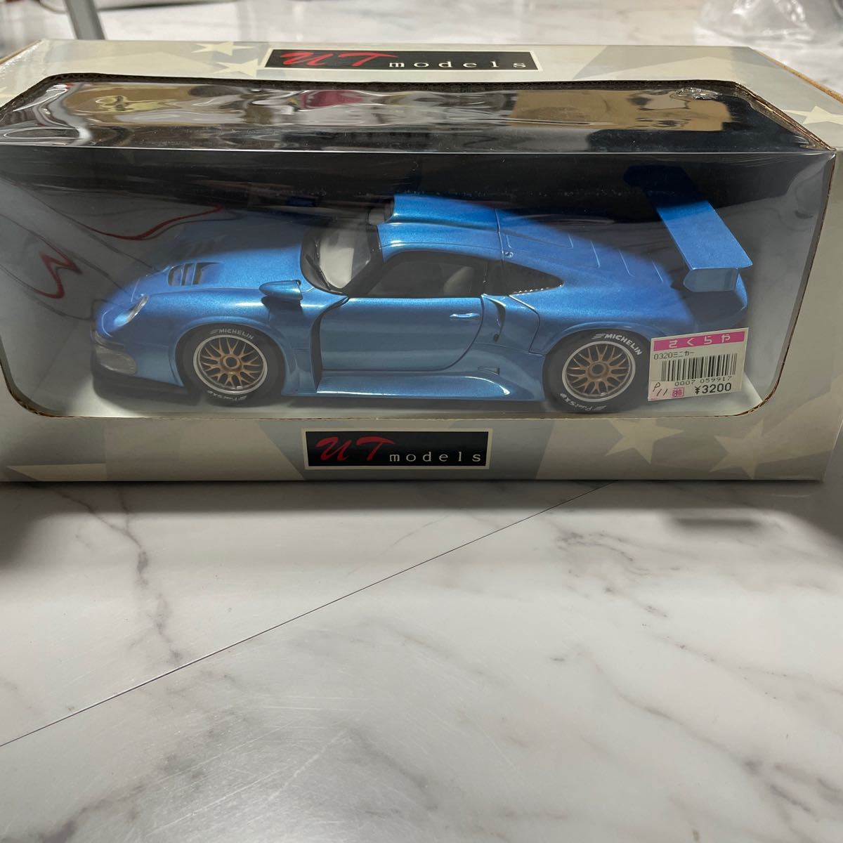 【箱付き】《1/18スケール》Porsche 911 GT1 UT models ミニカー 模型 コレクション放出 メタルダイキャスト ポルシェ ブルー 青