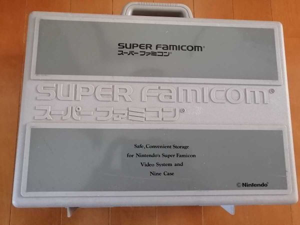 美品　破損無し　スーパーファミコン 任天堂 　本体　コントローラー　ケースセット　_画像1