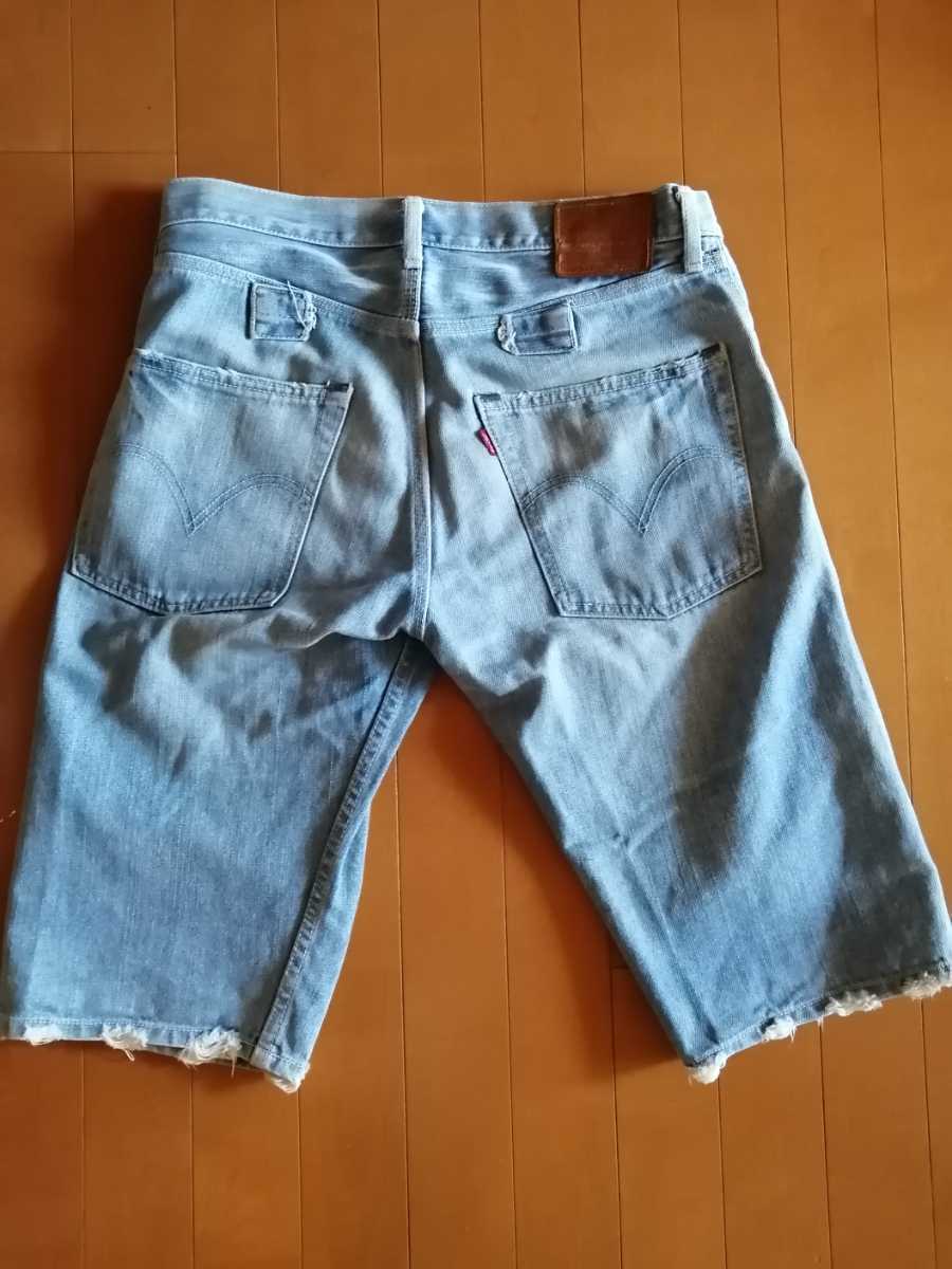 着用数回　美品　リーバイス　503 革パッチ　デニム ハーフパンツ　ヒゲ　30インチ　Levis　ユーズド加工_画像4