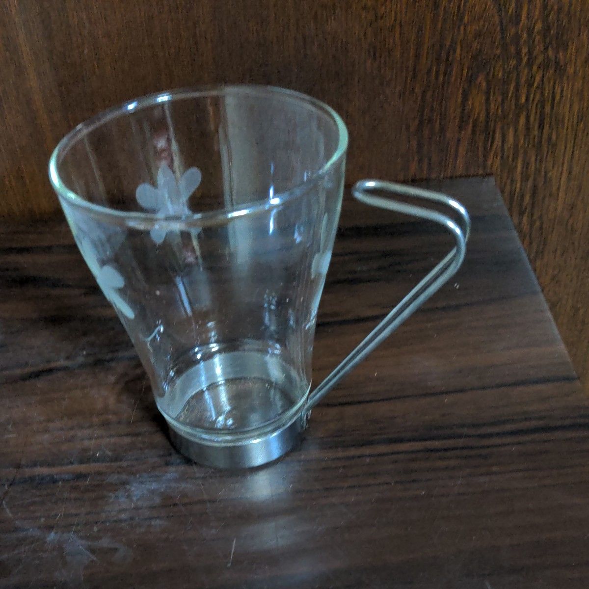 アペックスハート社の花絵柄耐熱 ガラスぺアマグカップ 　持ち手は取り外し可能なステンレス　熱湯用　直火は不可　