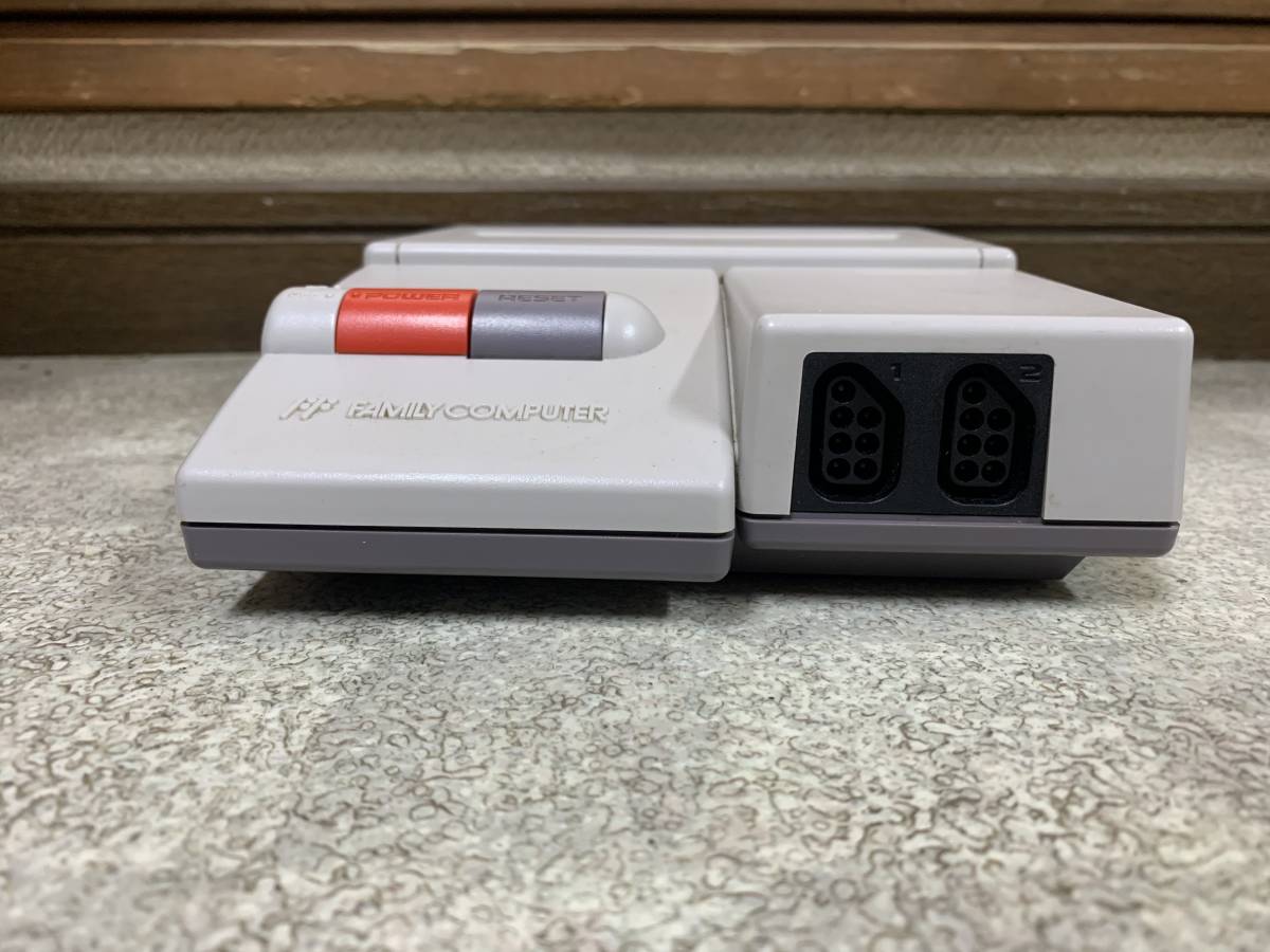 Nintendo　任天堂　HVC-101　ファミリーコンピュータ　ニューファミコン　TVゲーム　ゲーム　コントローラー付き×1　①_画像5