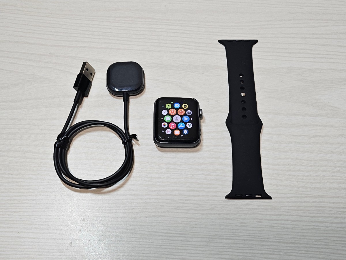☆動作確認済み☆Apple Watch series3 42mm GPS アルミ MQKM2J/A バッテリー容量100% 本体 バント 充電器
