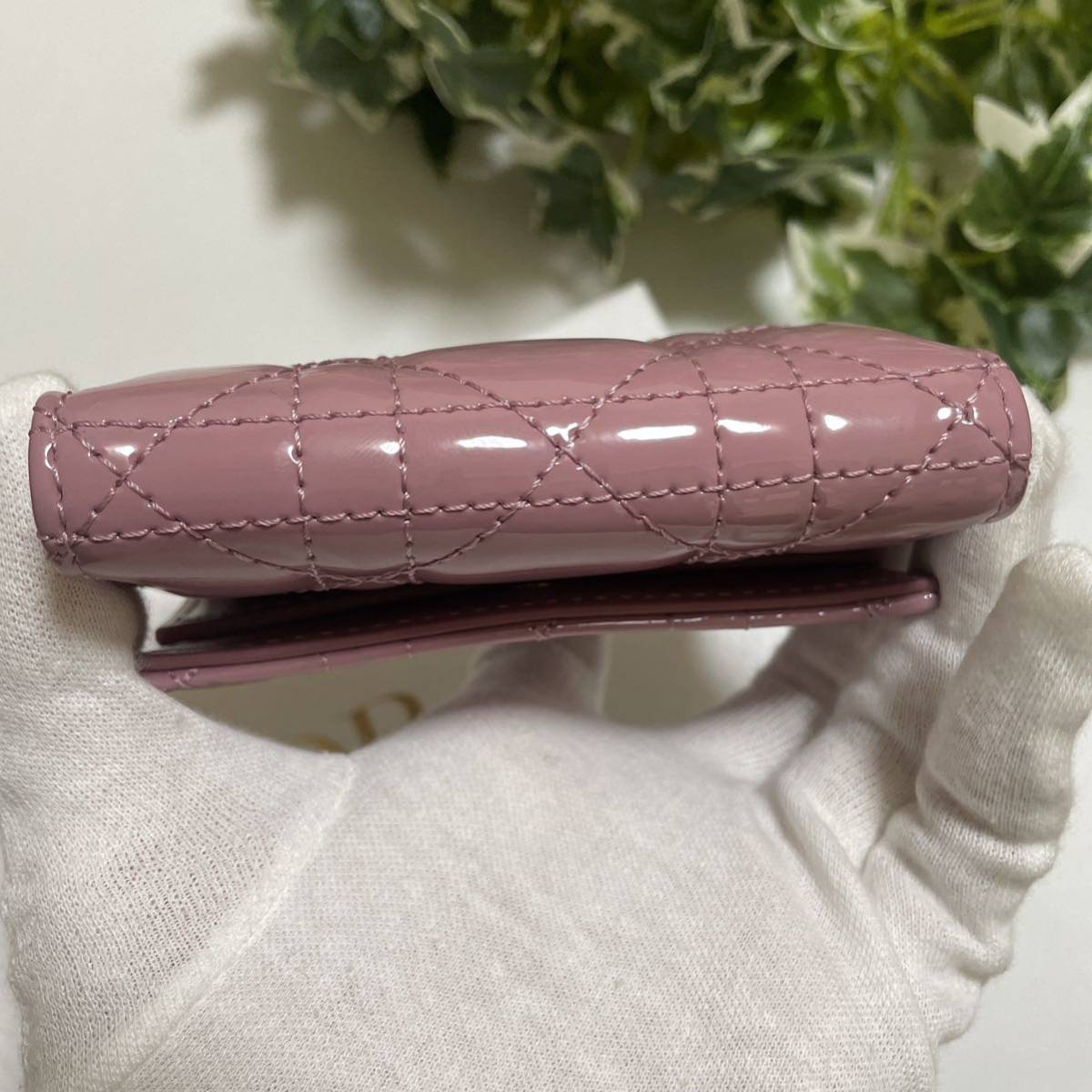 美品 LADY DIOR ロータスウォレット カナージュ パテントカーフ 美品 LADY DIOR ロータスウォレット カナージュ パテントカーフ