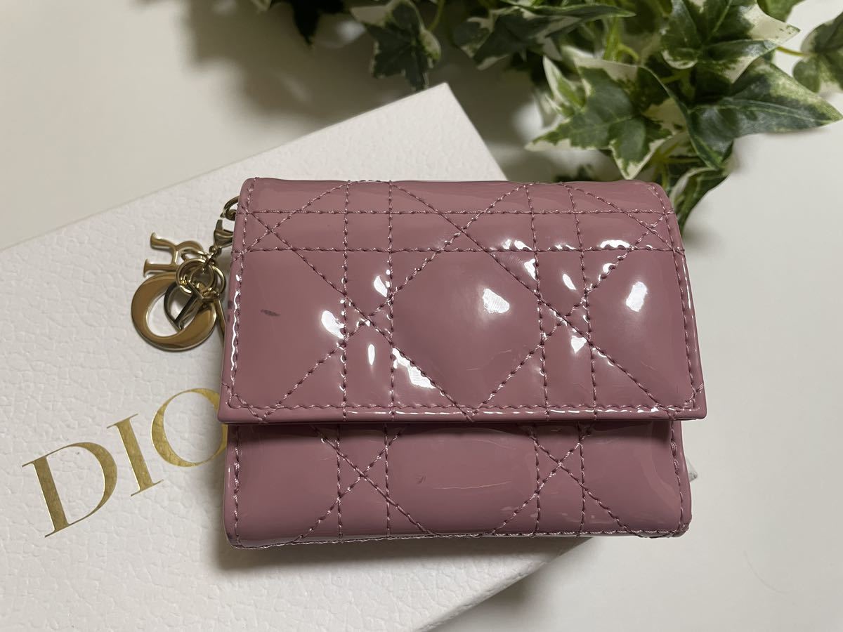 美品 LADY DIOR ロータスウォレット カナージュ パテントカーフ 美品 LADY DIOR ロータスウォレット カナージュ パテントカーフ