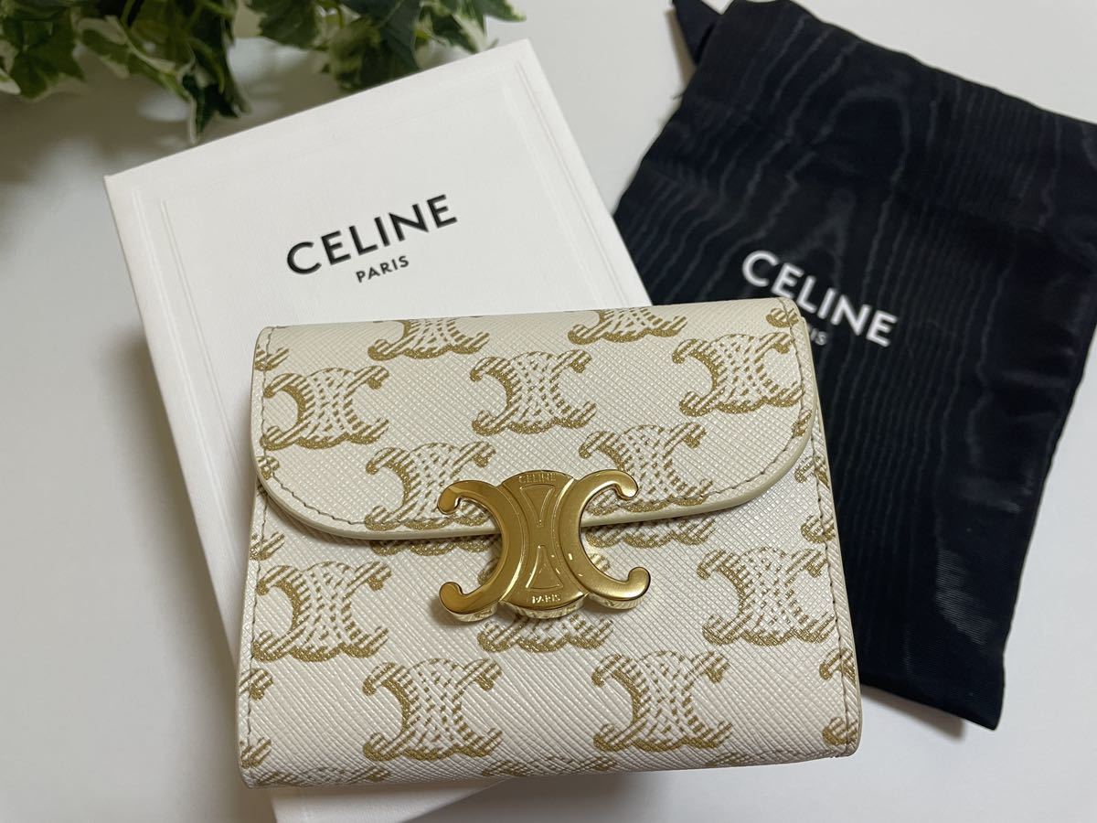 セリーヌ　スモールウォレット トリオンフ　キャンバス ホワイト　タン　CELINE 財布　三つ折り財布　コンパクトウォレット　celine 白